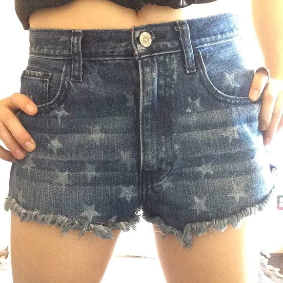 Hollister Denim - Hollister Star High Waist Jean Shorts Size 5 / 27